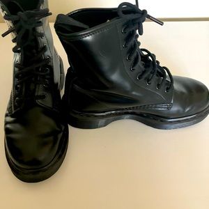 Black on black Doc Martens women’s size 6